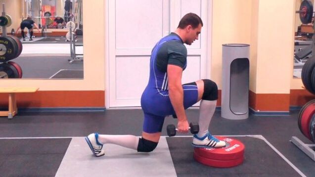 Do “lunges” with dumbbells and increase male potency